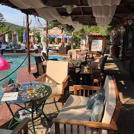 Oasis Skiathos stad