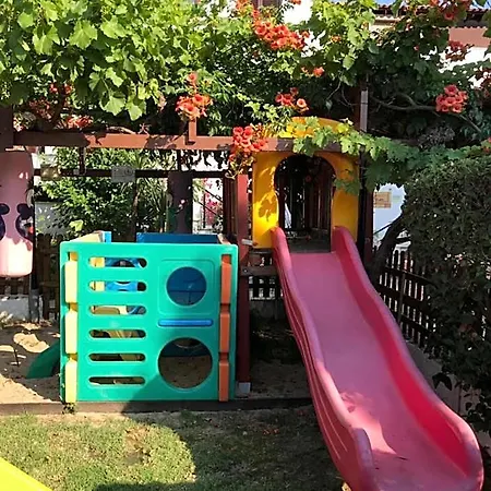 Oasis アパートホテル